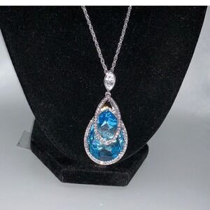 J·Nina Blue Swarovski Crystal Teardrop Necklace 18" Silver-Tone Pendant Jewelry